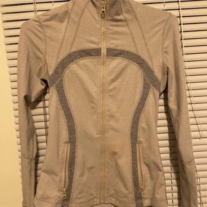 Lululemon athletica grey zip-up jacket size 6